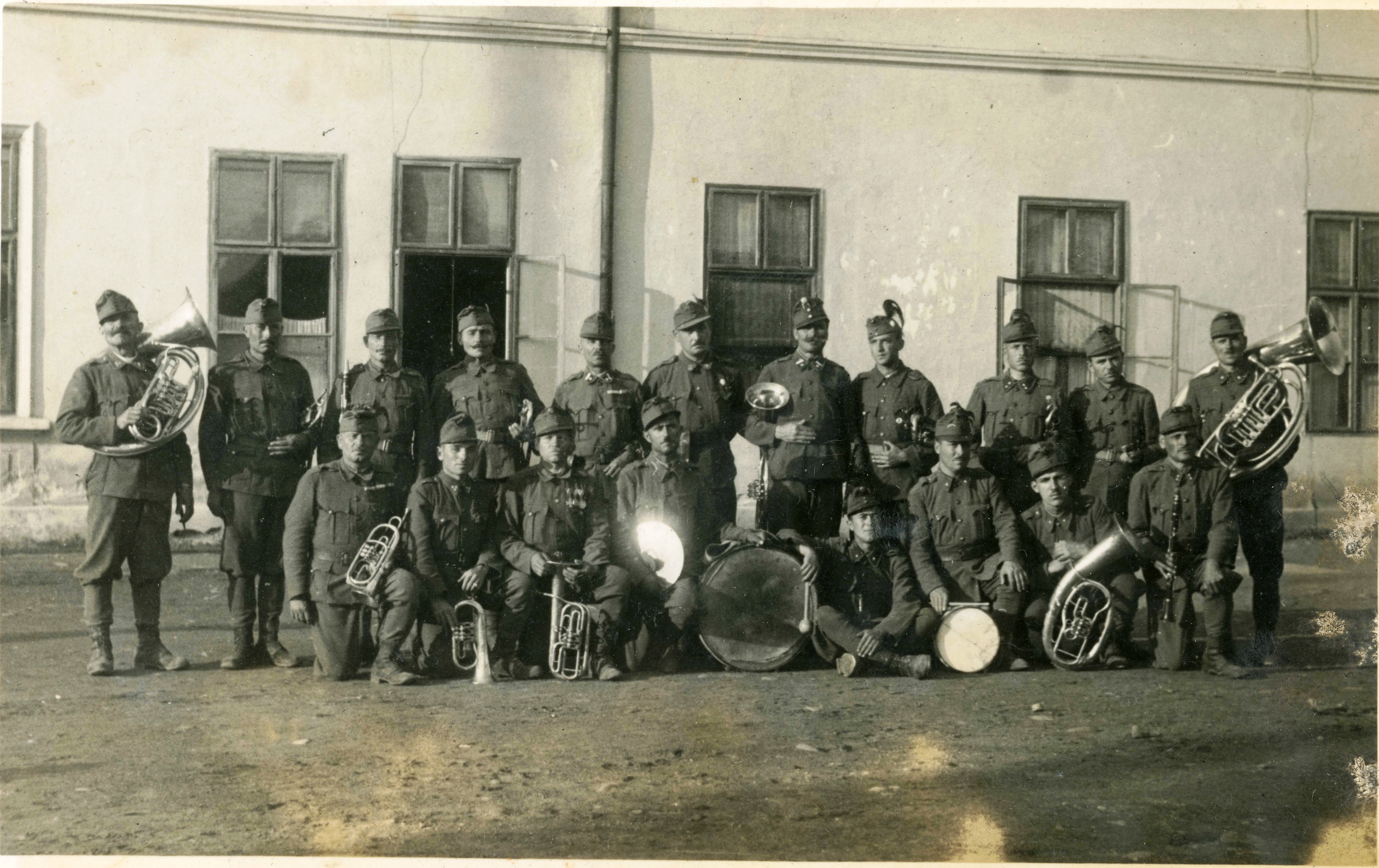 A gyergyói székely határőr zenekar Maroshévízen, 1944 augusztus