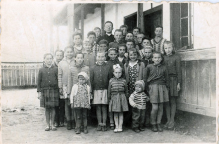 Albert Péter osztálytársaival 1965-ben