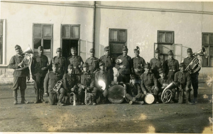 A gyergyói székely határőr zenekar Maroshévízen, 1944 augusztus