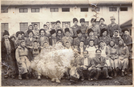 Remeteiek a szárhegyi lengyárban