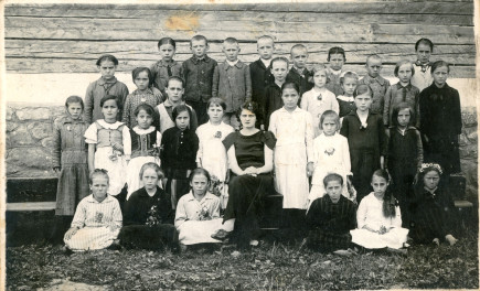 Csutakfalvi elemi iskolások 1934-ben