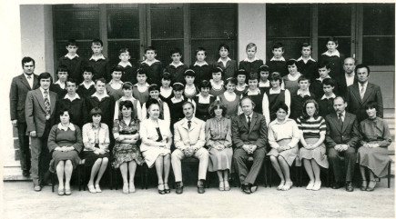 Az általános iskola VIII. C osztályának ballagása 1984-ben