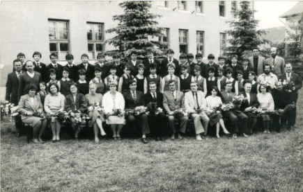 A VIII. A osztály ballagása 1990-ben